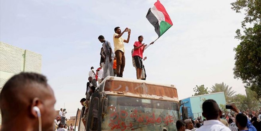 Sudan'da ortak geçiş yönetiminin ön anlaşması imzalandı