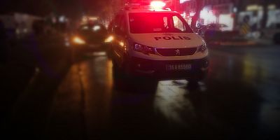 Adnan Menderes Bulvarında otomobilin çarptığı genç yaralandı