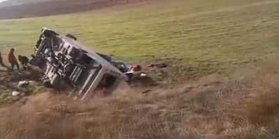 Amasya'da sporcuları taşıyan minibüs devrildi, bir kişi öldü, 16 kişi yaralandı
