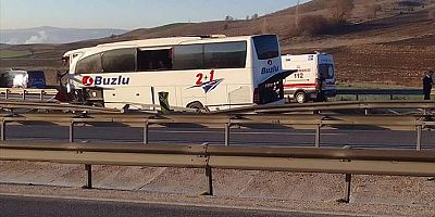 Bozüyük'te kontrolden çıkan otobüsteki 14 yolcu yaralandı