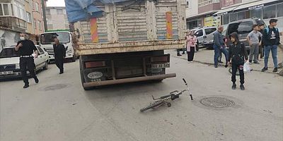 Bursa'da kamyonun çarptığı bisikletli çocuk yaşamını yitirdi