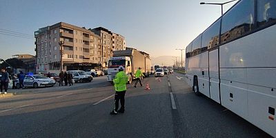 Bursa'da otobüsün çarptığı yaşlı adam yaralandı
