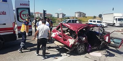 Bursa'da tırla otomobilin çarpışması sonucu 3 kişi Hayatı Kaybetti, 1 kişi yaralandı