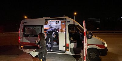 BURSA - Hafif ticari araç park halindeki otobüse çarptı