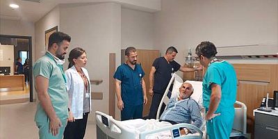 Bursa Şehir Hastanesinde iki hastaya bilinçleri açık şekilde baypas uygulandı