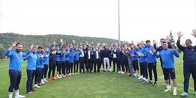 Hamit Altıntop'tan İşitme Engelliler Milli Futbol Takımı'na destek
