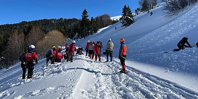 İNDAK, zor kış şartlarında dağcılık eğitimini tamamladı