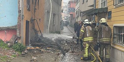 İSTANBUL - Fatih'te binada çıkan yangında 1 kişi hayatını kaybetti