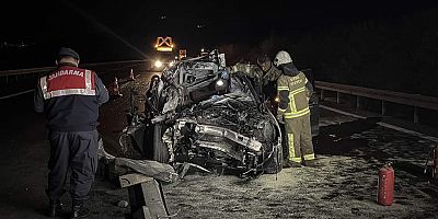 Kamyona arkadan çarpan otomobilin sürücüsü hayatını kaybetti
