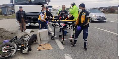 Motosikletiyle bariyerlere çarpan sürücü yaralandı