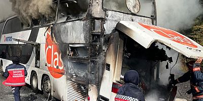 Sakarya'da seyir halindeki otobüste çıkan yangın söndürüldü
