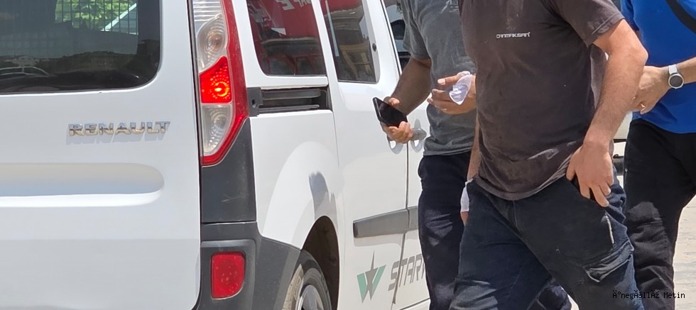 2 İşçi Elini Makineye Kaptırdı