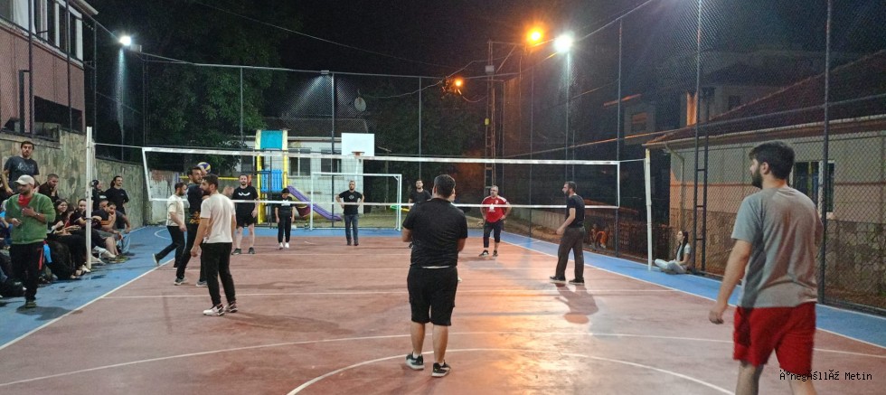 7’den 77’ye Hayriye’nin Voleybol Tutkusu