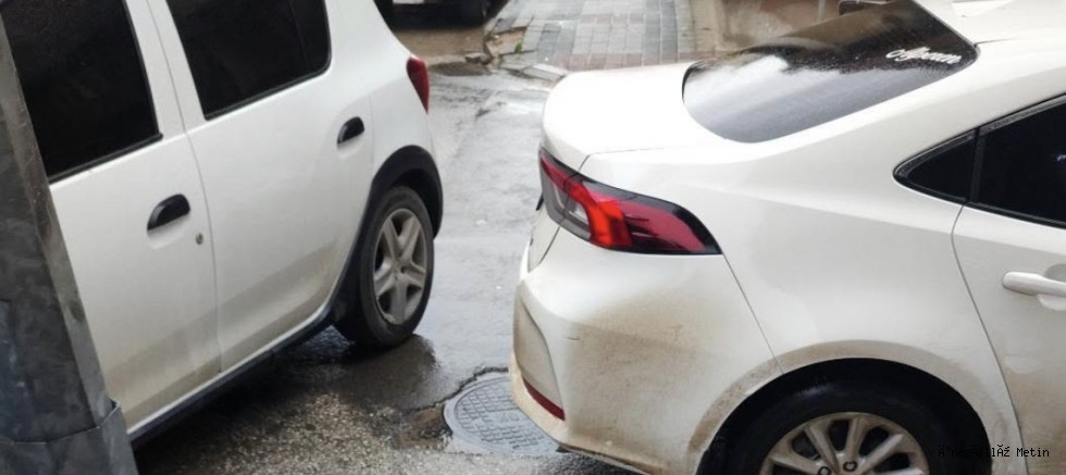 Bebek Arabalı Anneler İsyanda: Kaldırımlar Otoparka Döndü