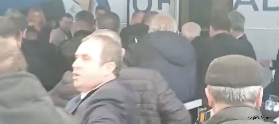 Bursa Büyükşehir Belediye Başkanı Mustafa Bozbey'e saldırı girişimi