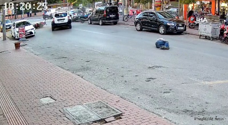 Bursa’da Cipe çarpan motosikletli metrelerce havaya savruldu: Kaza anı kamerada