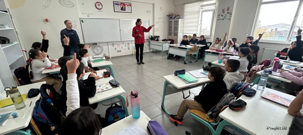 Bursa’da JAK Timinden Öğrencilere Deprem Farkındalığı Eğitimi