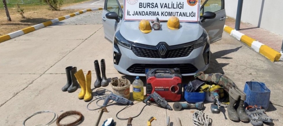 Bursa Yenişehir’de Antik Roma Mezarları Bölgesinde Kaçak Kazıya Suçüstü