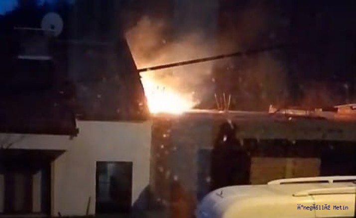 Çatıda Yakılan Ateş Mahalleliyi Ayağa Kaldırdı