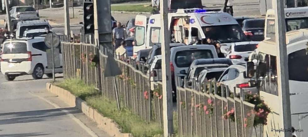 Direksiyon Başında Baygınlık Geçiren Sürücünün Yardımına Trafik Polisleri Yetişti