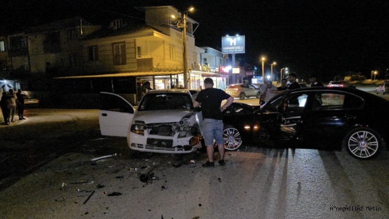 İnegöl Akhisar Mahallesi’nde İki Otomobil Çarpıştı: 1 Yaralı