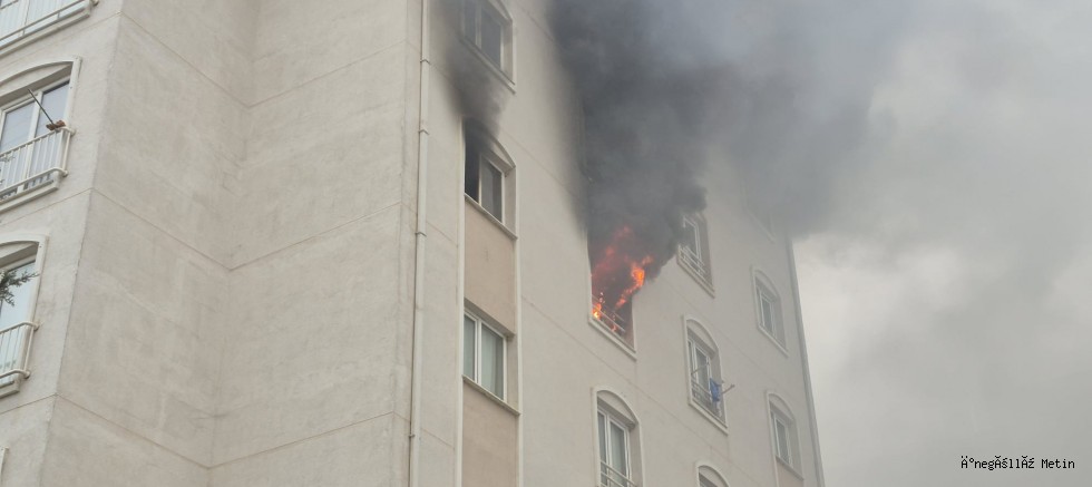İNEGÖL’DE 8 KATLI BİNADA YANGIN PANİĞİ