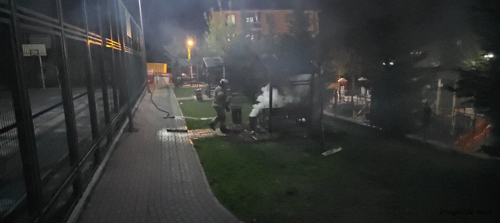 İNEGÖL’DE ÇOCUK PARKINDA YANGIN PANİĞİ