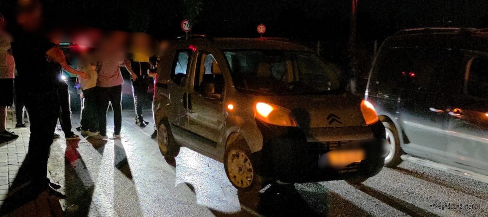 İnegöl’de Hafif Ticari Araç Kaldırıma Çarptı: 1 Yaralı