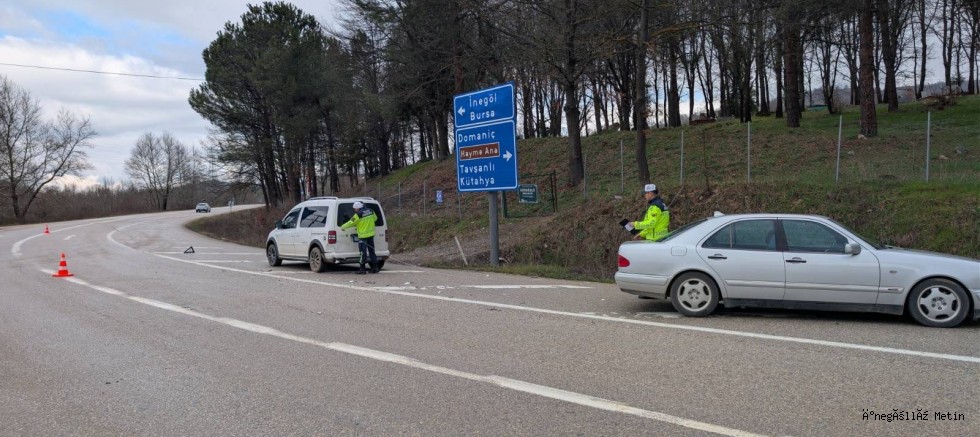 İnegöl’de İki Araç Çarpıştı: 2 Yaralı