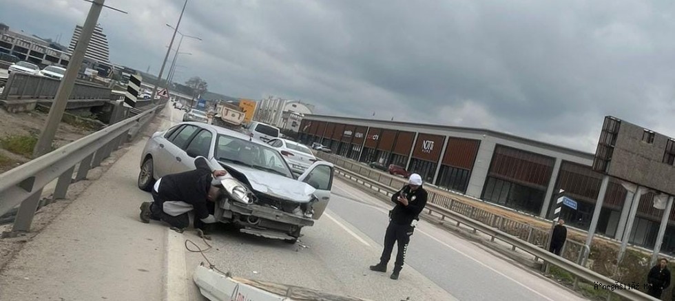 İnegöl’de İki Otomobil Çarpıştı: 2 Yaralı