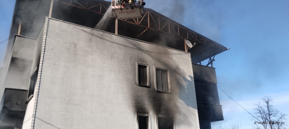 İNEGÖL’DE İNŞAAT ALANINDA YANGIN PANİĞİ