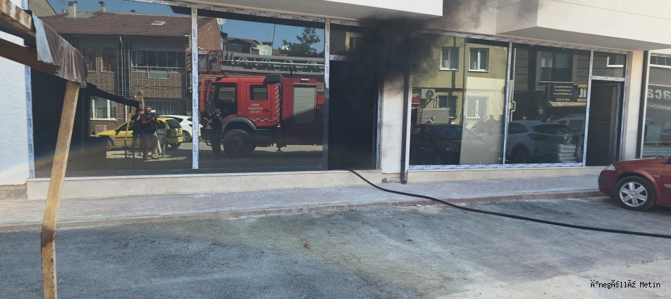 İnegöl’de İş Yeri Deposunda Yangın