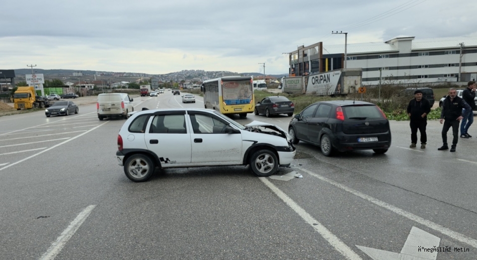 İNEGÖL’DE KAMYON İLE OTOMOBİL ÇARPIŞTI: 2 YARALI