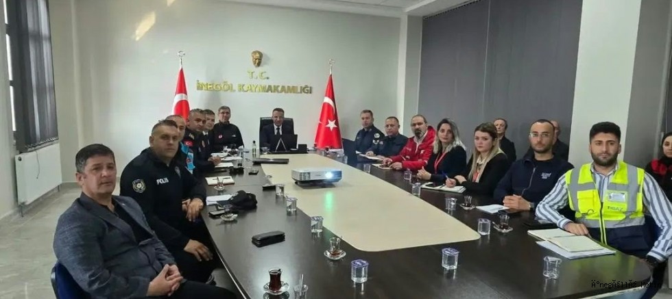 İNEGÖL’DE MASA BAŞI DEPREM TATBİKATI GERÇEKLEŞTİRİLDİ