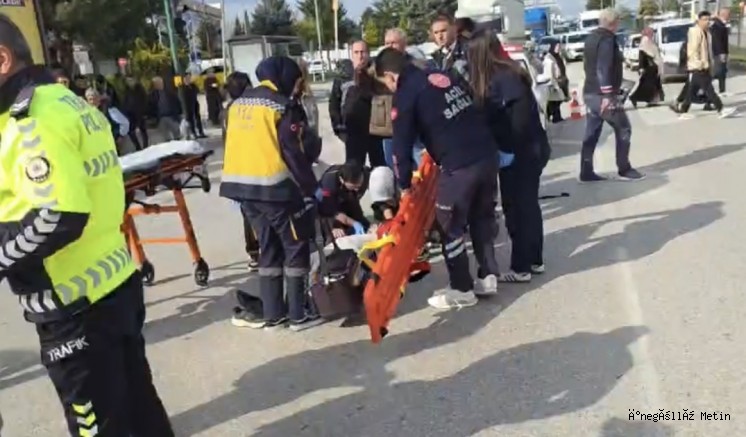 İnegöl’de Motosiklet ile Bisiklet Çarpıştı: 3 Yaralı