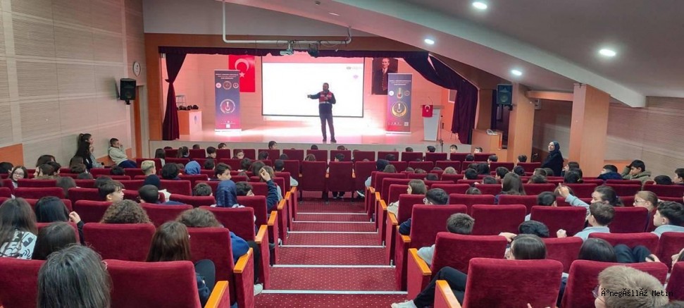 İnegöl’de Öğrencilere Siber Farkındalık Eğitimi