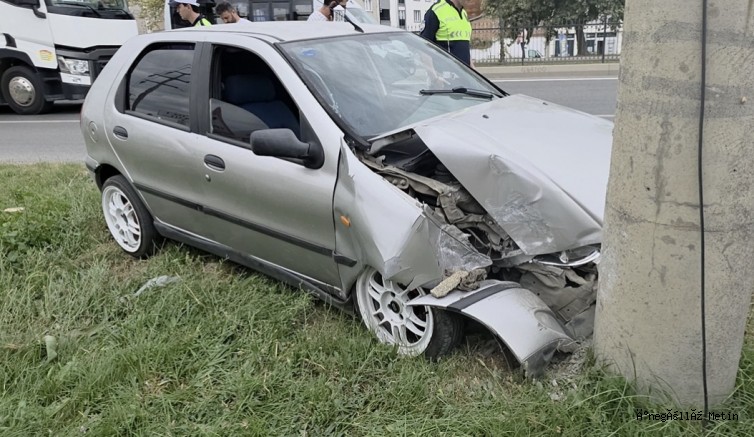 İnegöl’de Otomobil Elektrik Direğine Çarptı: 1 Yaralı
