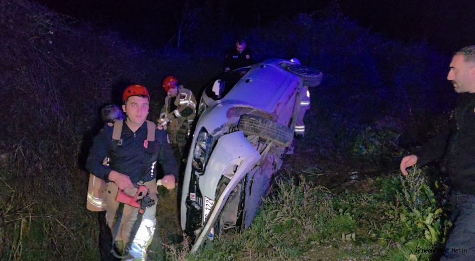 İNEGÖL’DE PAZARYOLU İSTİKAMETİNDE OTOMOBİL TAKLA ATTI: 2 YARALI