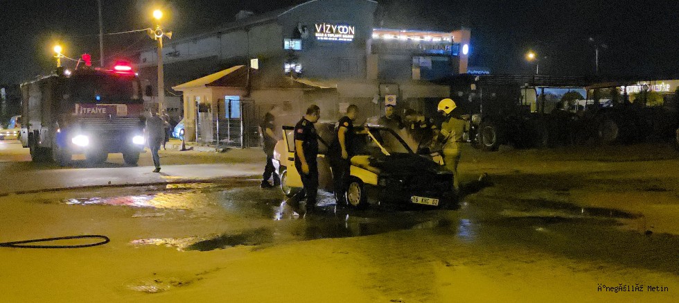 İnegöl’de Seyir Halindeki Otomobil Alev Aldı