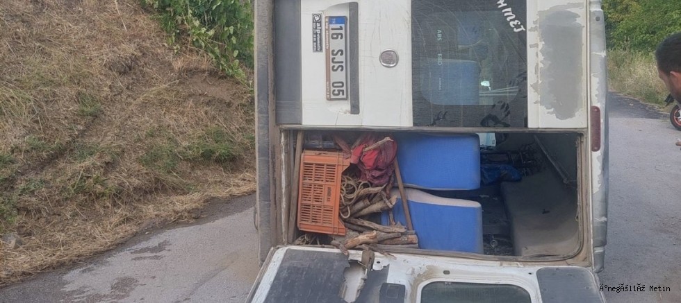 İnegöl’de Tarım İşçilerini Taşıyan Servis Minibüsü Devrildi: 7 Yaralı