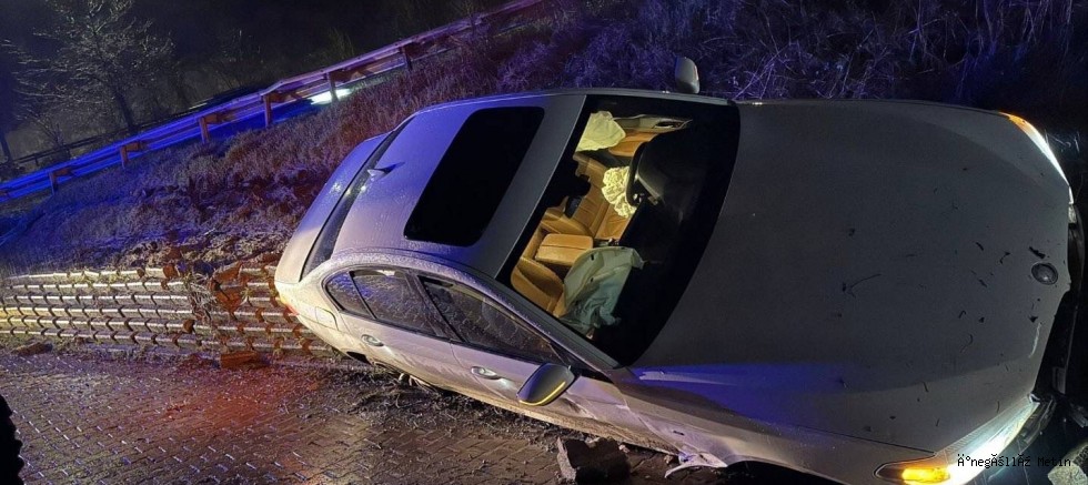 İnegöl Kınık Mevkiinde Yağışlı Yolda Kaza: 2 Yaralı