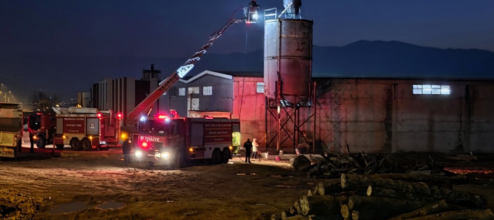 İNEGÖL OSB’DE TALAŞ SİLOSU YANGINI KORKUTTU