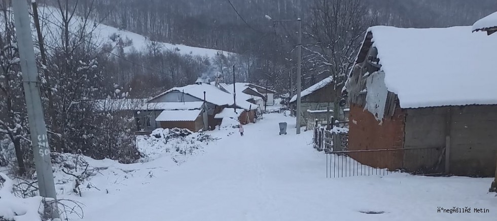 İnegöl Soğukdere Mahallesi’nde Kar Engeli