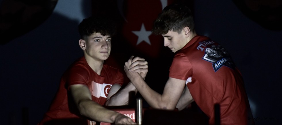 İnegöl’ün Milli Bilek Güreşçisi Raşid Mavigil