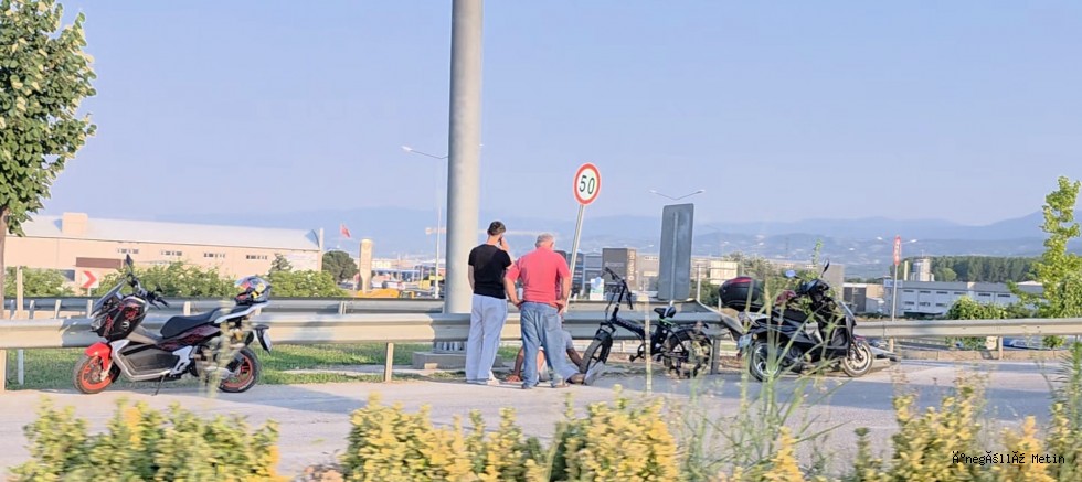 İnegöl Yeniceköy Köprülü Kavşağı’nda Servis Minibüsü Bisikletliyi Sıkıştırdı: 1 Yaralı