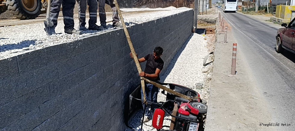 İnşaat alanına uçan triportördeki 2'si çocuk 4 kişi yaralandı