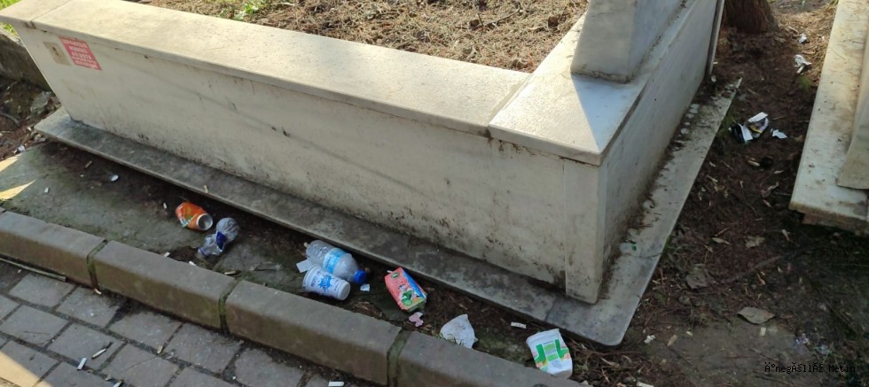 Mezarlıklar çöplüğe döndü, vatandaş tepkili