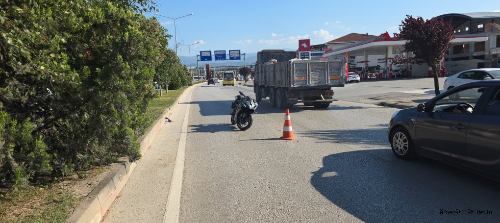 Motosiklet Otomobile Arkadan Çarptı: 1 Yaralı