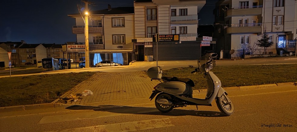 MOTOSİKLET SÜRÜCÜSÜ KAZADA YARALANDI