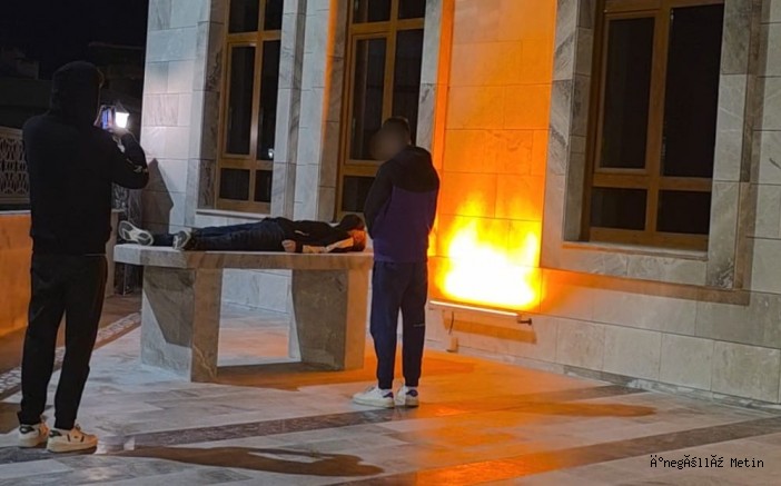 Musalla Taşı Görüntüleriyle İlgili Gençlerden Açıklama: “Pişmanız, Özür Diliyoruz”